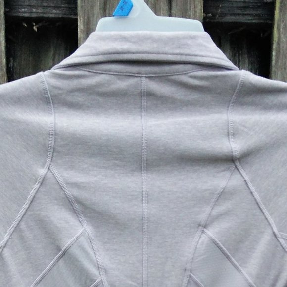 Lululemon 1/2 zip long sleeve top with back pocket 4 - Picture 8 of 8